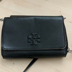 SOLD-Tory Burch cross body
